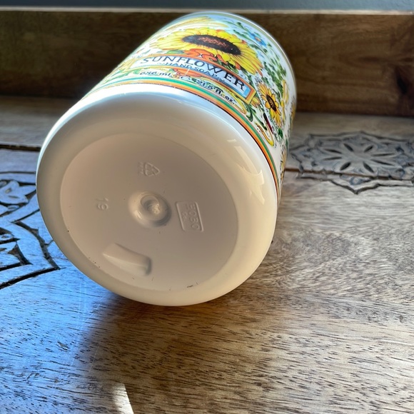 🌻 Sunflower Hand Soap 🧼 in Beautifully Designed Container 🌻Never Used! - Picture 10 of 12